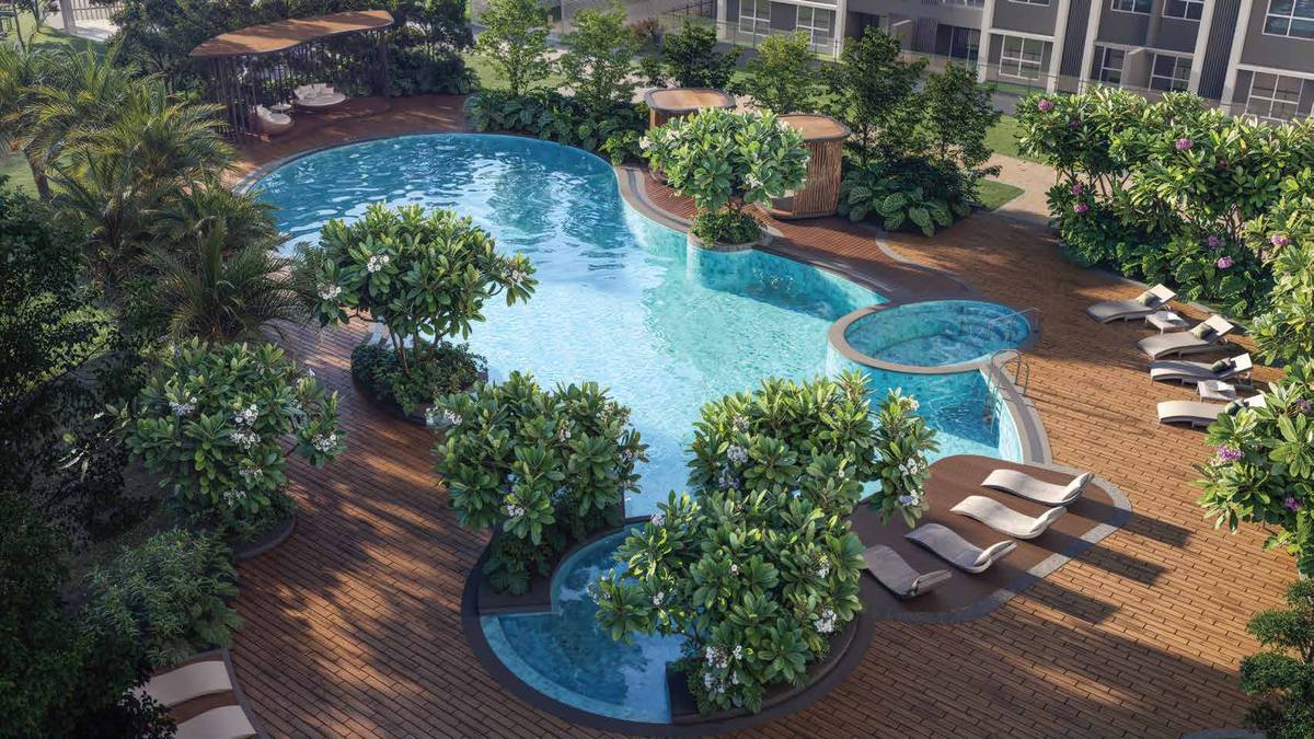 Swimming pool